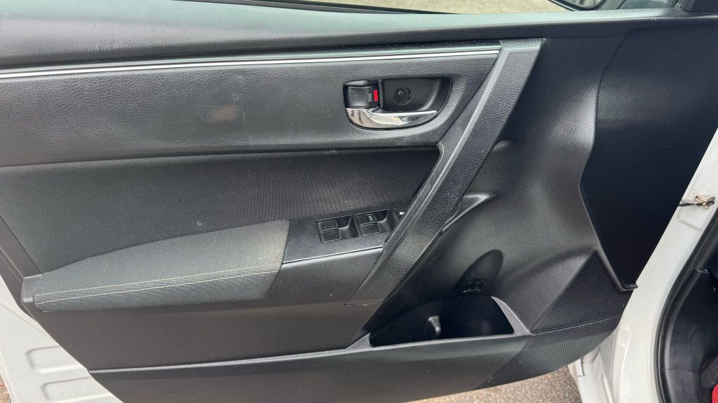 2017 Toyota Corolla LE photo