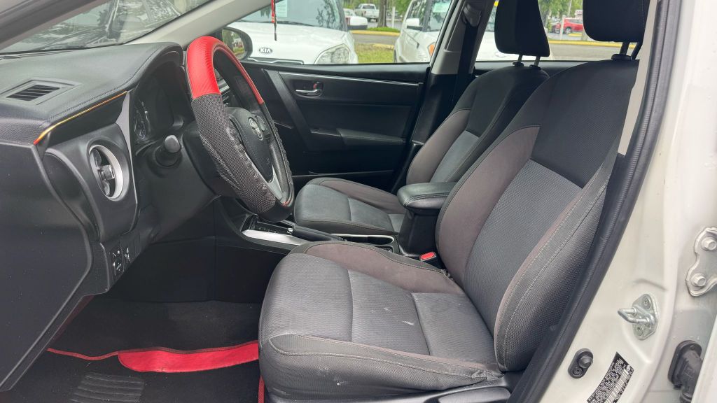 2017 Toyota Corolla LE photo