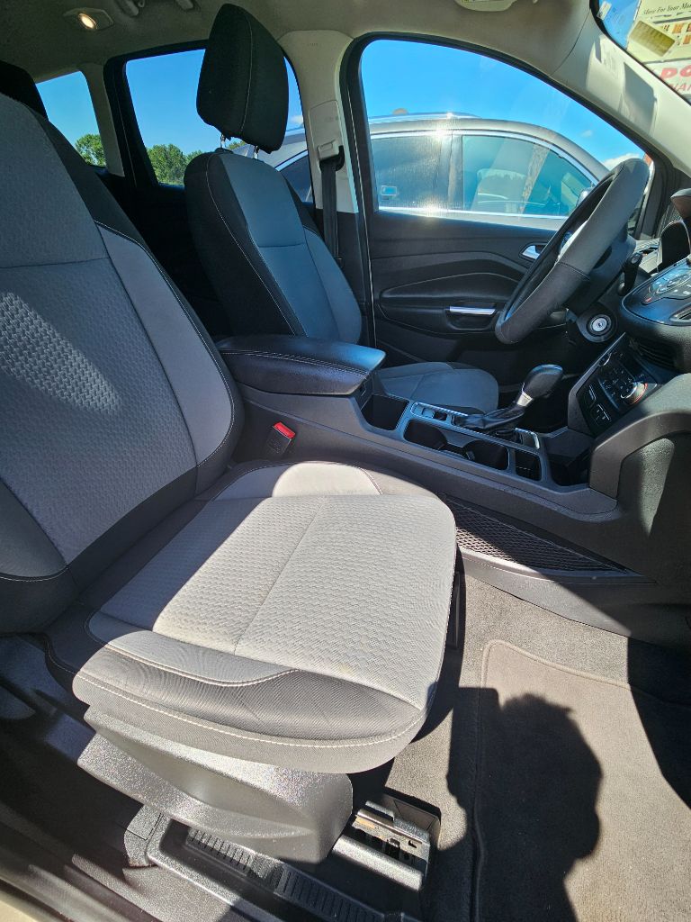 2017 Ford Escape SE photo