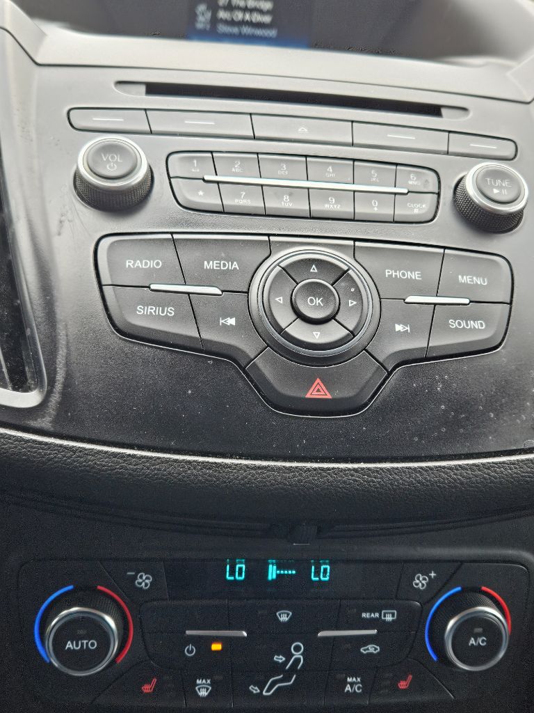 2017 Ford Escape SE photo