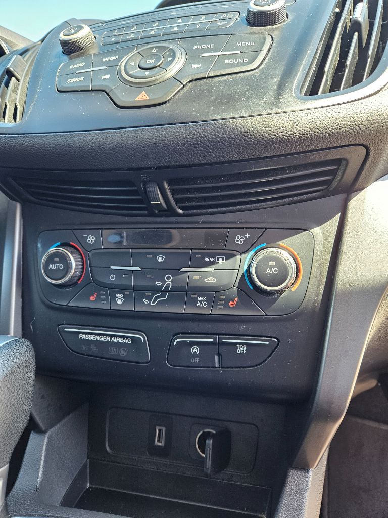 2017 Ford Escape SE photo