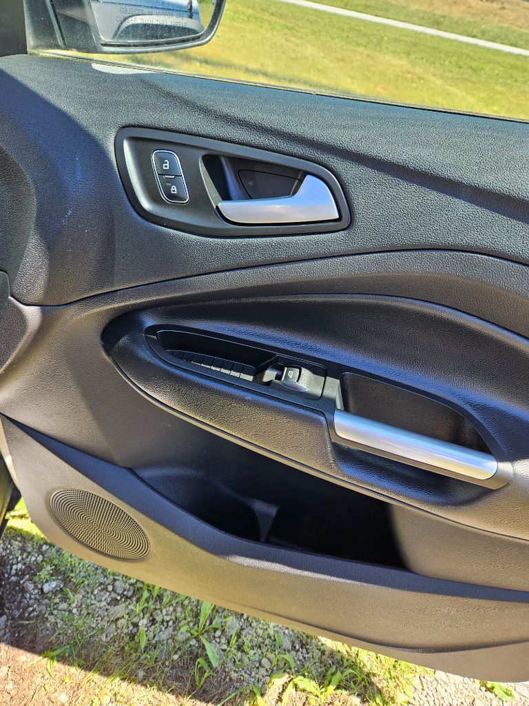 2017 Ford Escape SE photo