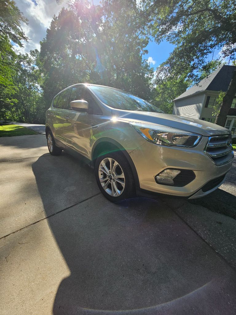 2017 Ford Escape SE photo