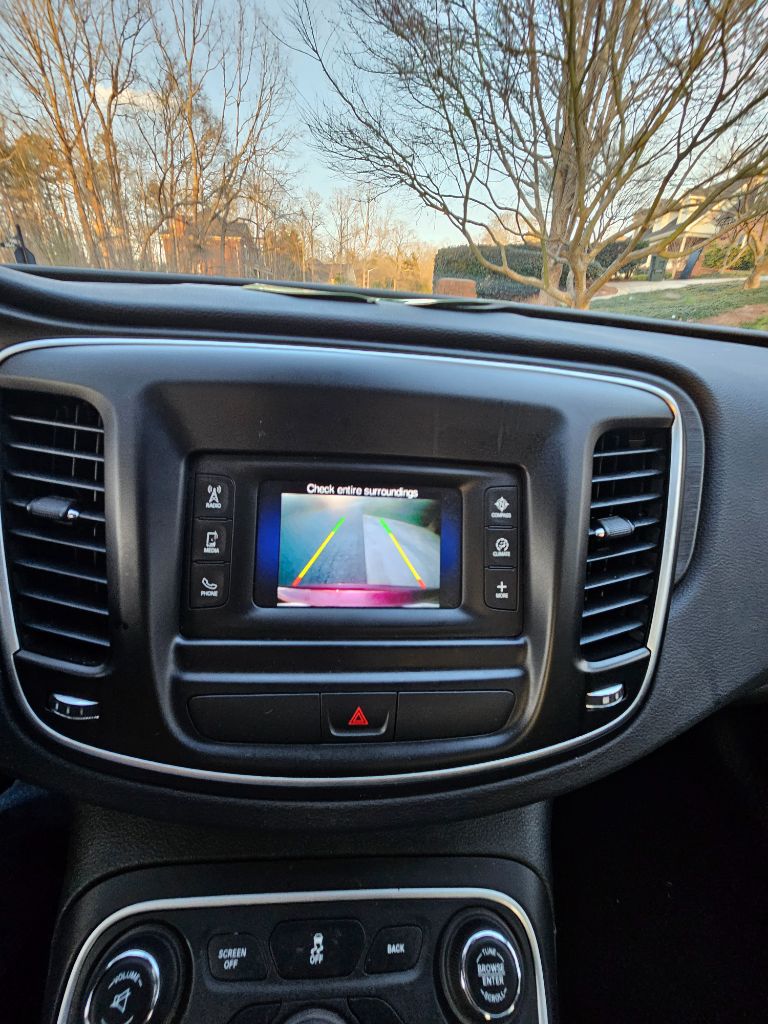 2015 Chrysler 200 - $6,000