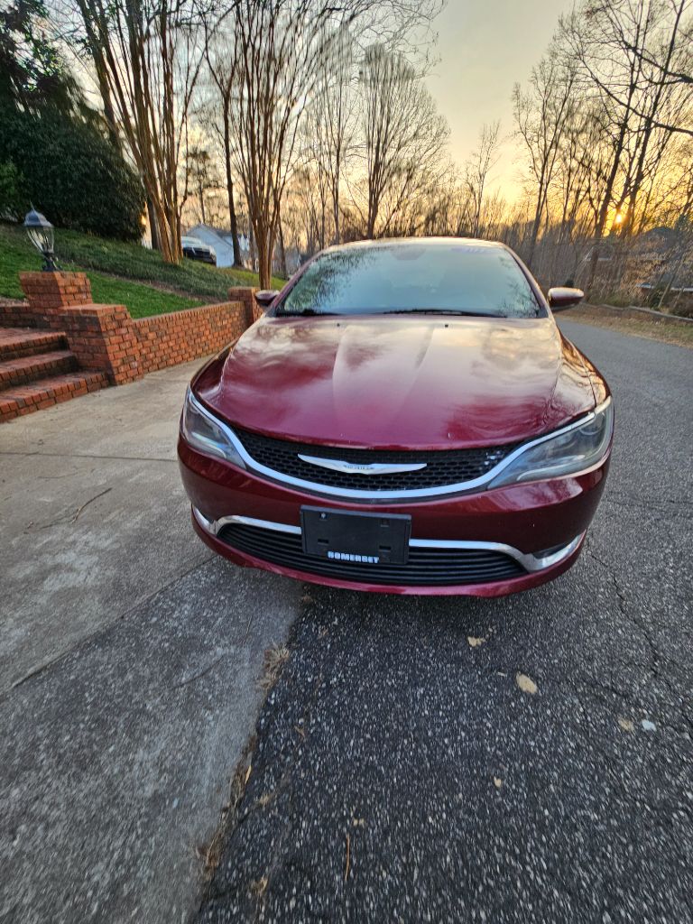 2015 Chrysler 200 - $6,000