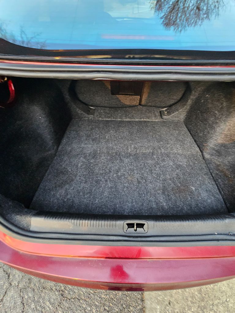 2015 Chrysler 200 - $6,000