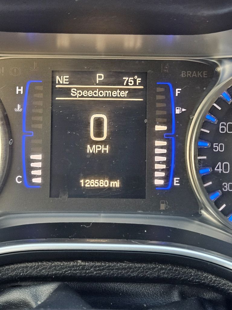 2015 Chrysler 200 - $6,000