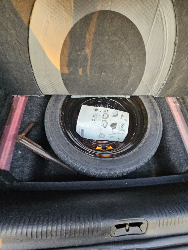 2015 Chrysler 200 - $6,000