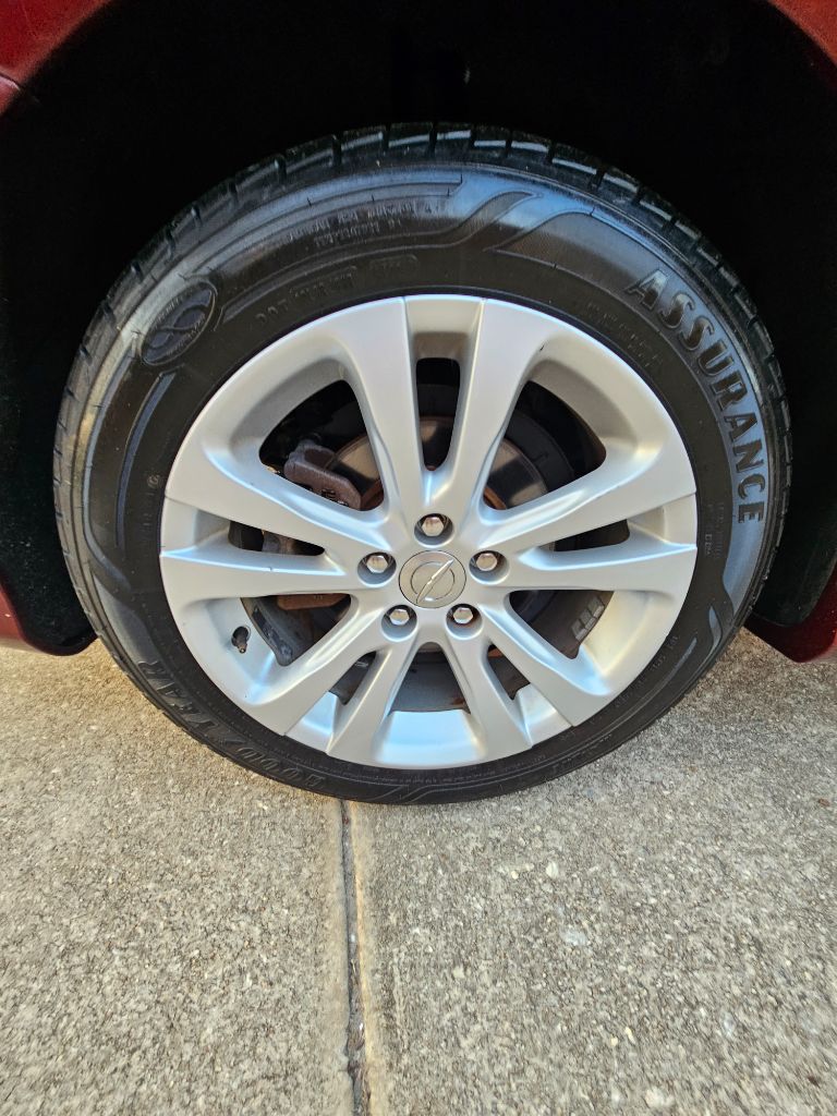 2015 Chrysler 200 - $6,000