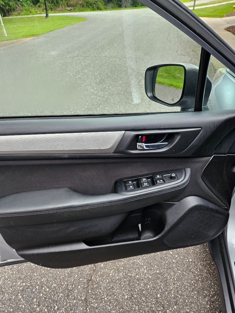 2018 Subaru Outback - $13,750
