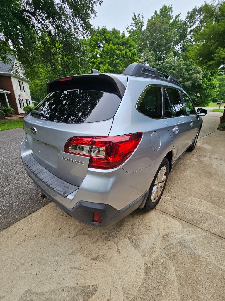 2018 Subaru Outback - $13,750