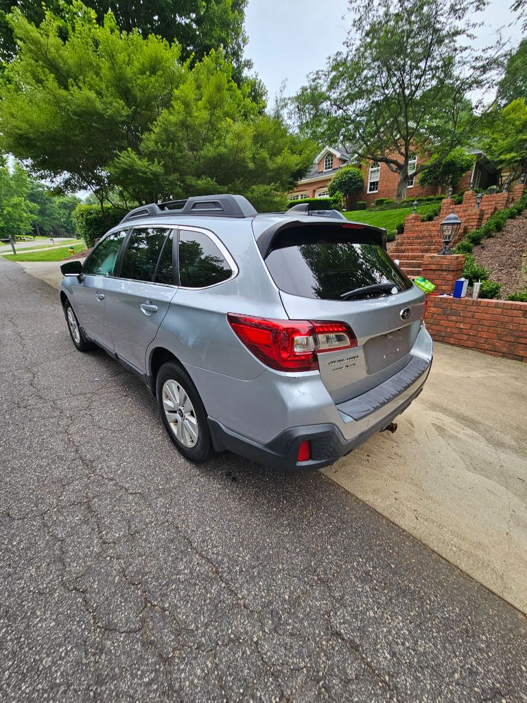 2018 Subaru Outback - $13,750