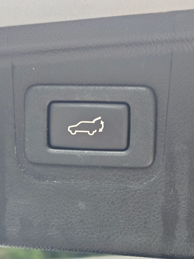 2018 Subaru Outback - $13,750