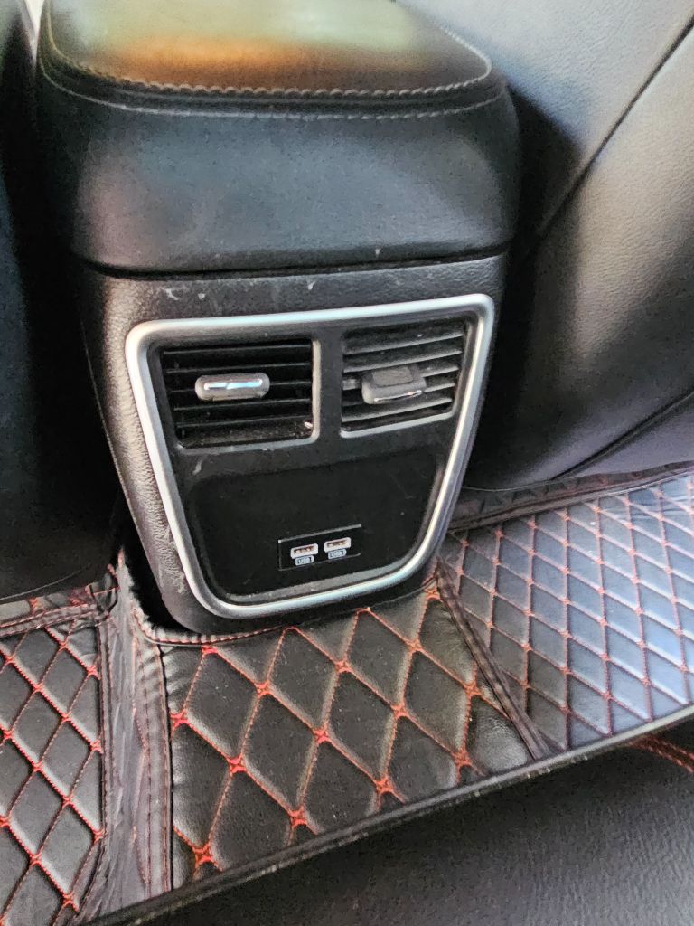2019 Dodge Charger - $27,000