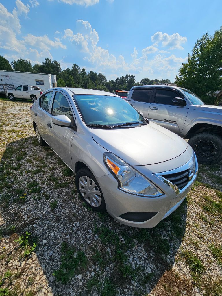 2019 Nissan Versa - $6,900