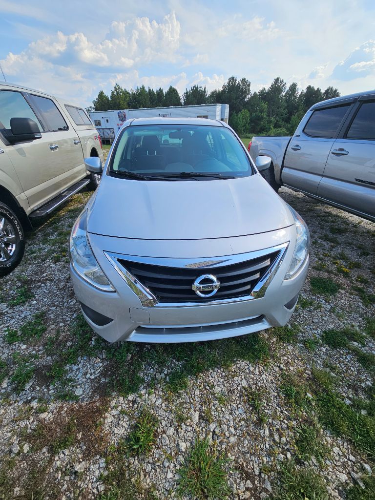2019 Nissan Versa - $6,900
