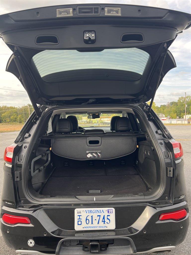 2018 Jeep Cherokee Overland photo