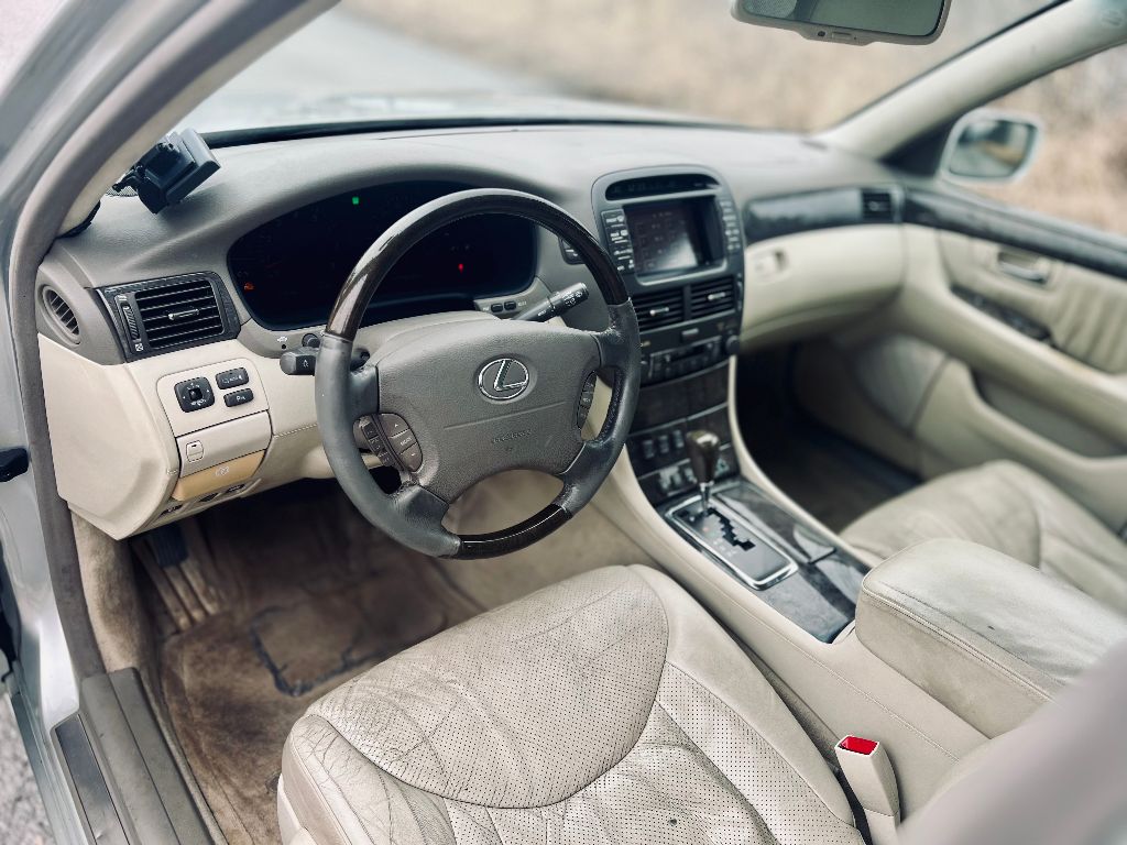 2001 Lexus LS 430 photo
