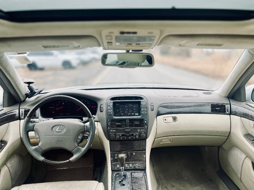 2001 Lexus LS 430 photo