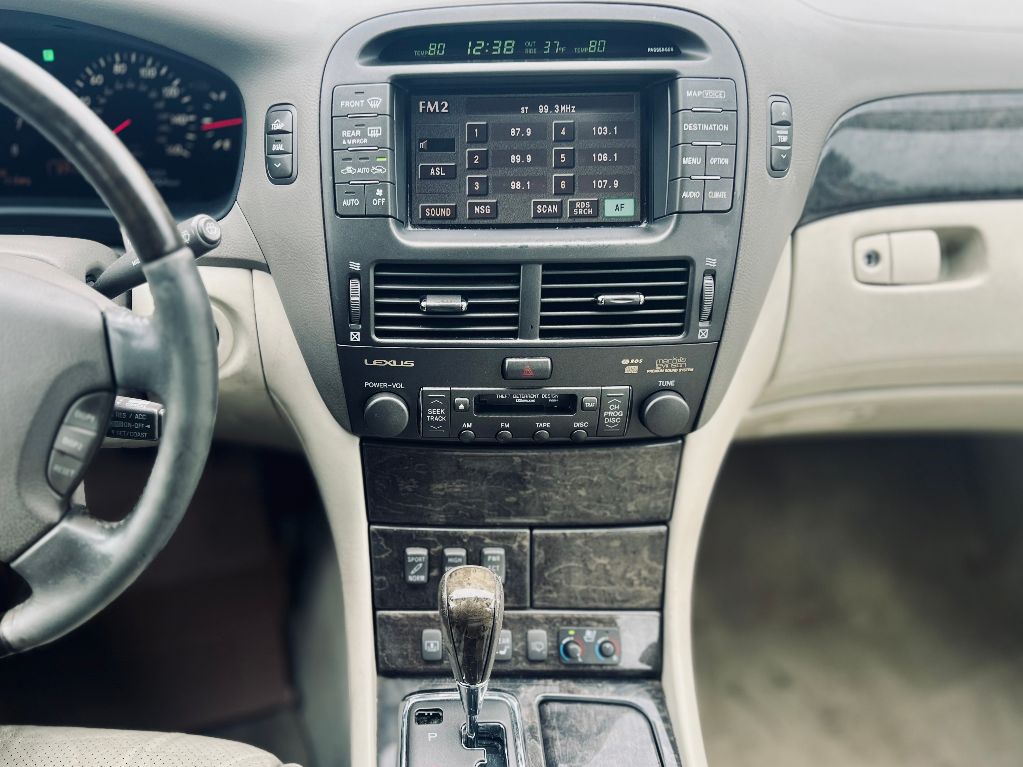 2001 Lexus LS 430 photo