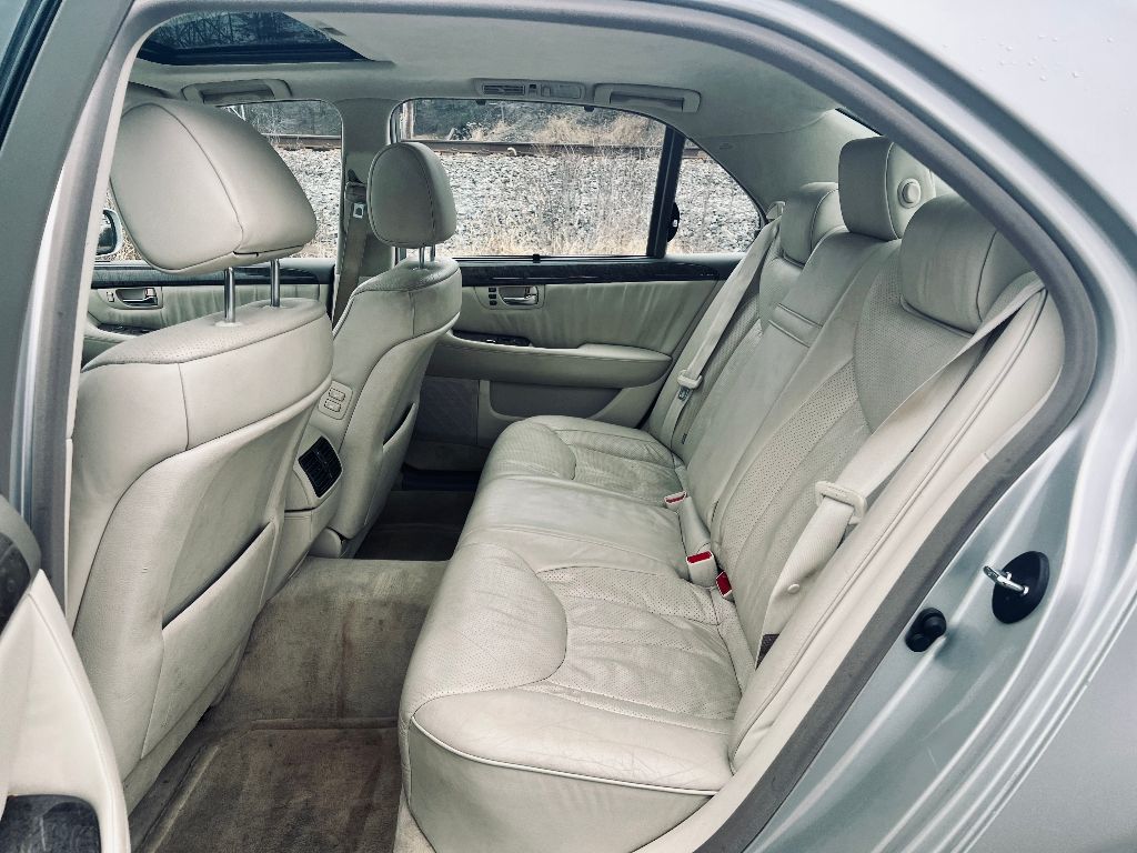 2001 Lexus LS 430 photo