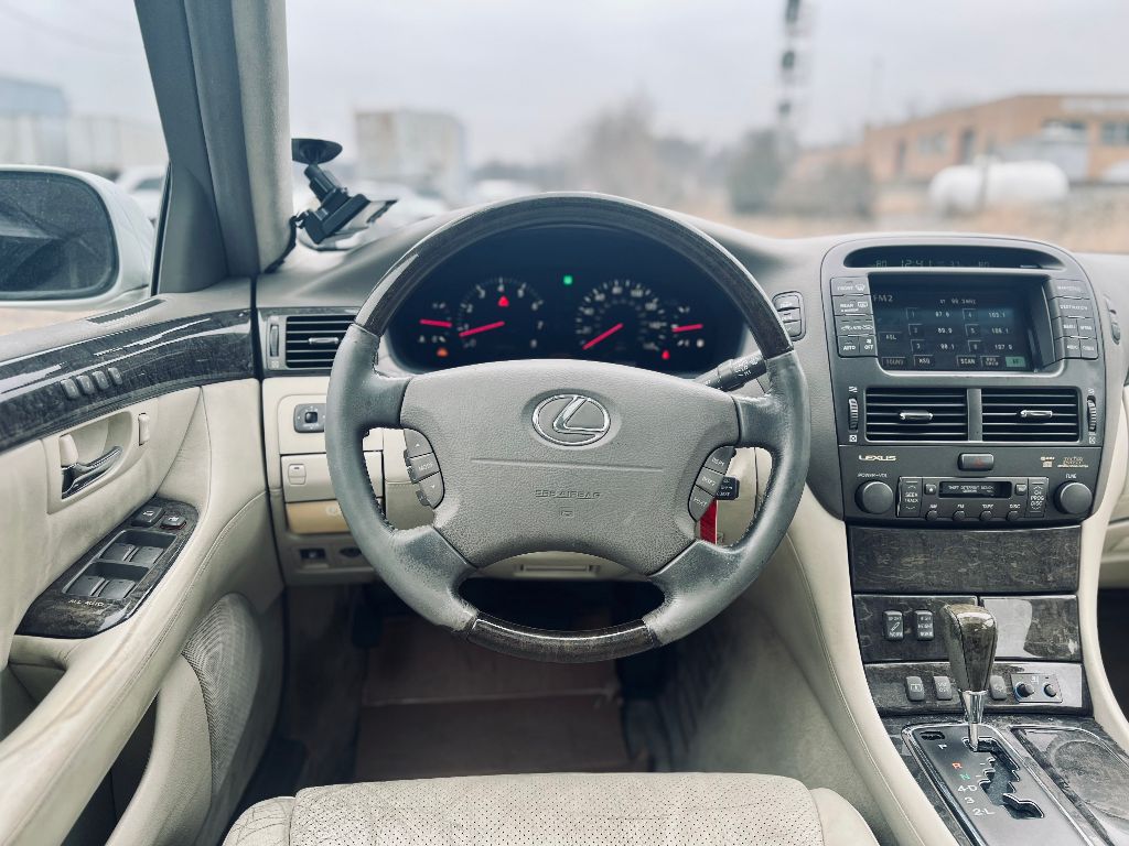 2001 Lexus LS 430 photo