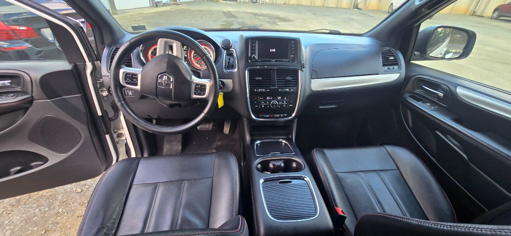 2019 Dodge Grand Caravan GT photo