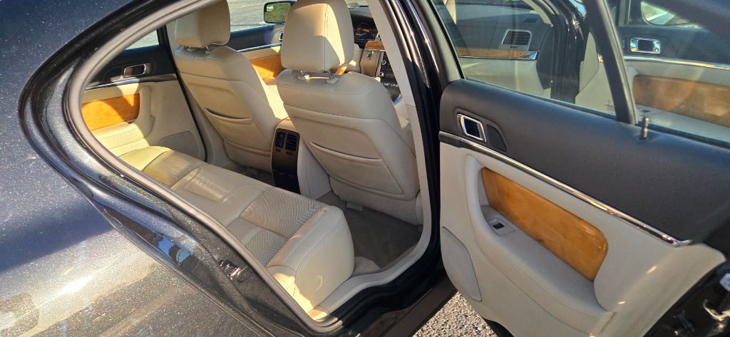 2010 Lincoln MKS EcoBoost photo