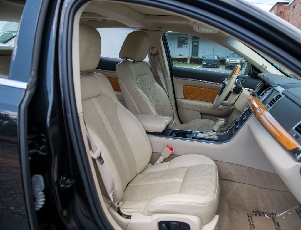 2010 Lincoln MKS EcoBoost photo