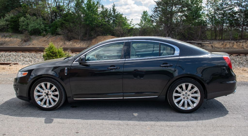 2010 Lincoln MKS EcoBoost photo