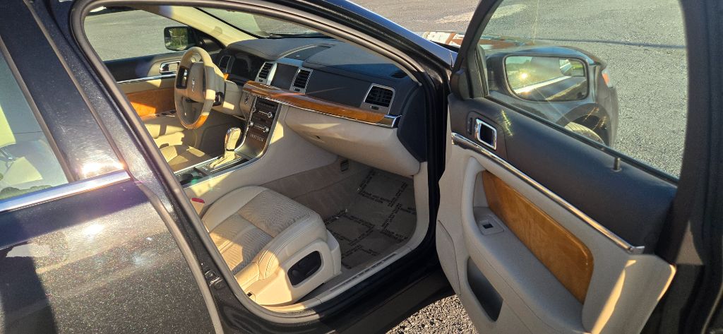 2010 Lincoln MKS EcoBoost photo
