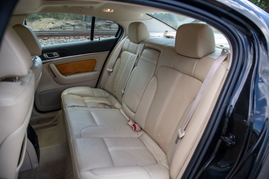2010 Lincoln MKS EcoBoost photo