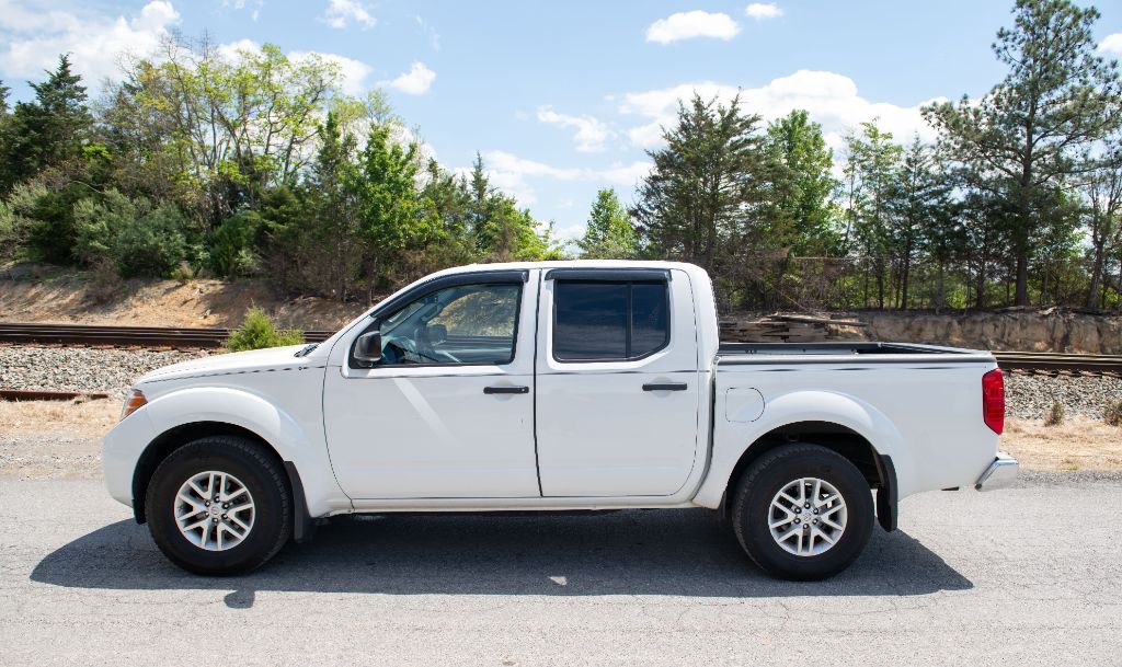 2016 Nissan Frontier SV photo