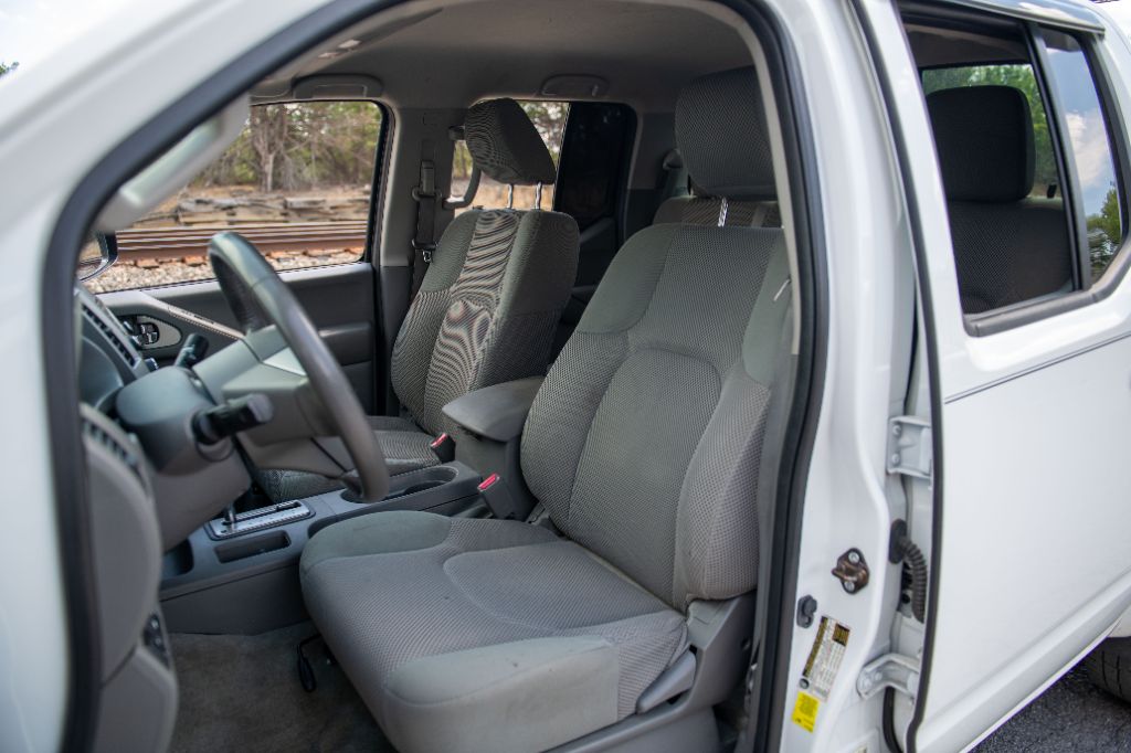 2016 Nissan Frontier SV photo