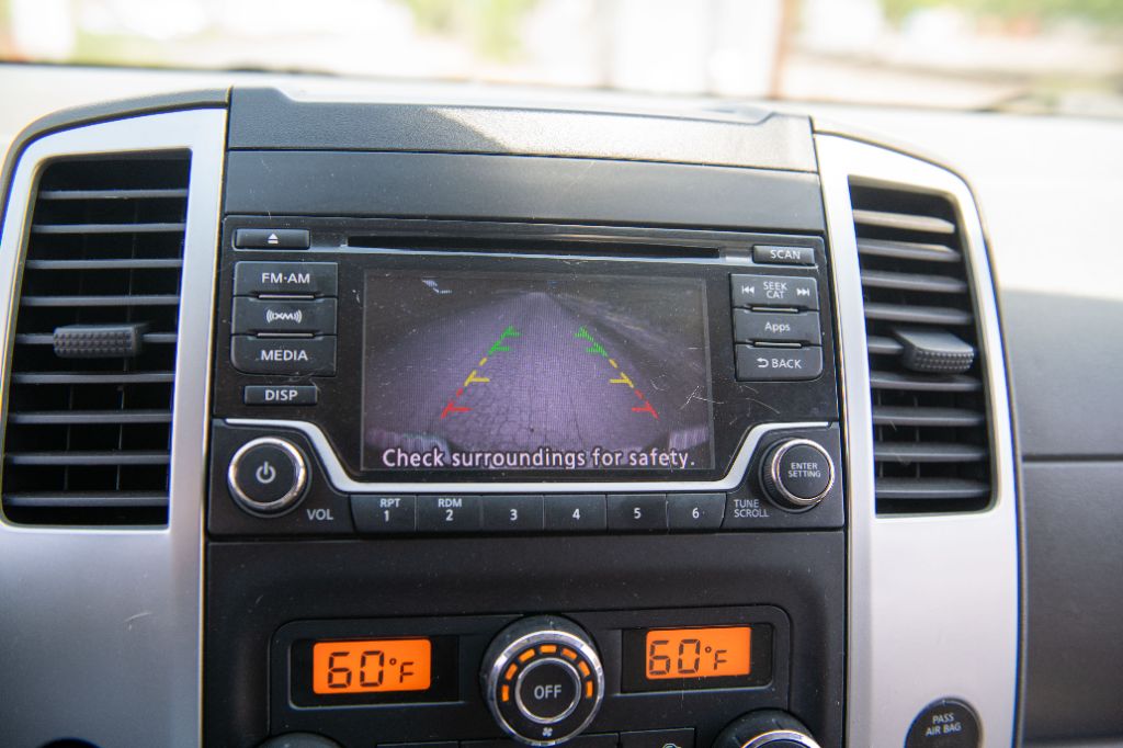 2016 Nissan Frontier SV photo
