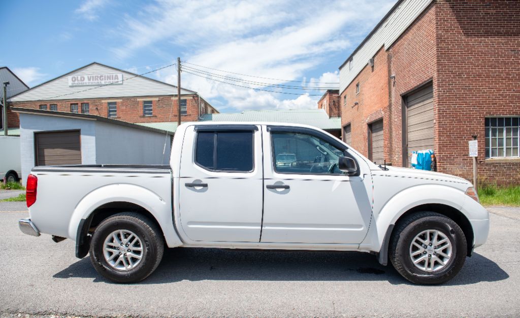 2016 Nissan Frontier SV photo