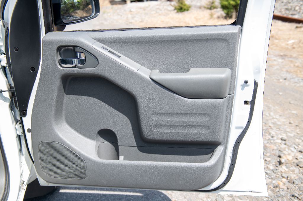 2016 Nissan Frontier SV photo