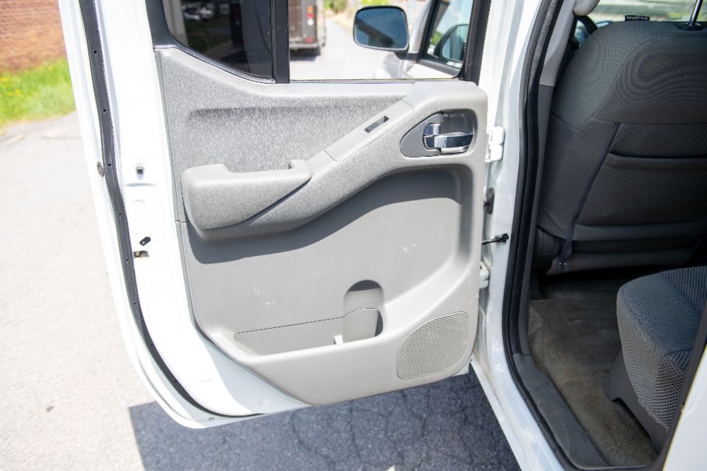 2016 Nissan Frontier SV photo