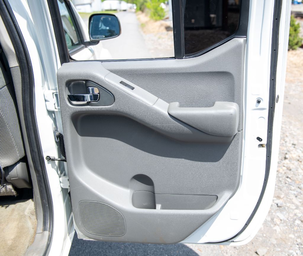 2016 Nissan Frontier SV photo