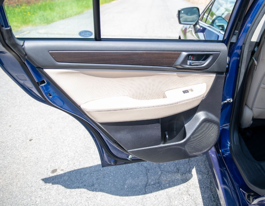 2016 Subaru Legacy Limited photo