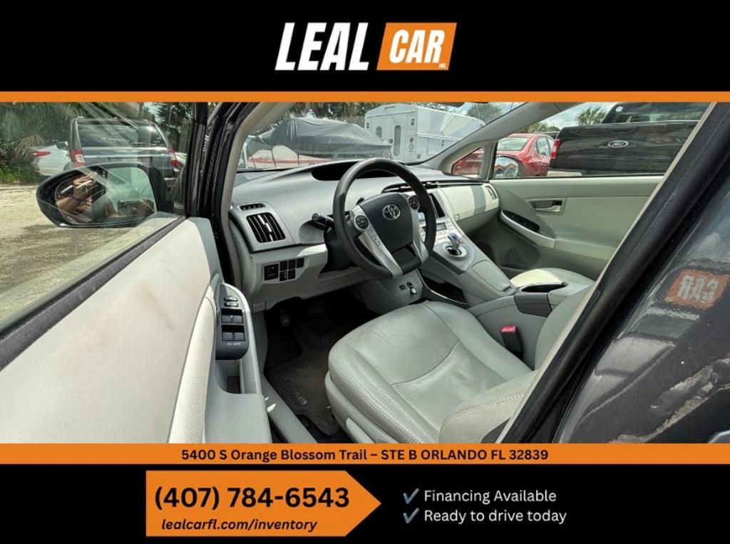 2013 Toyota Prius - $8,900