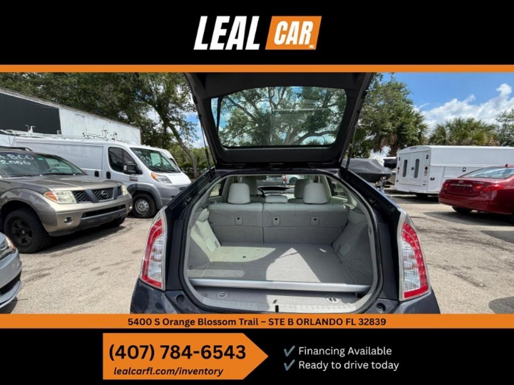 2013 Toyota Prius - $8,900