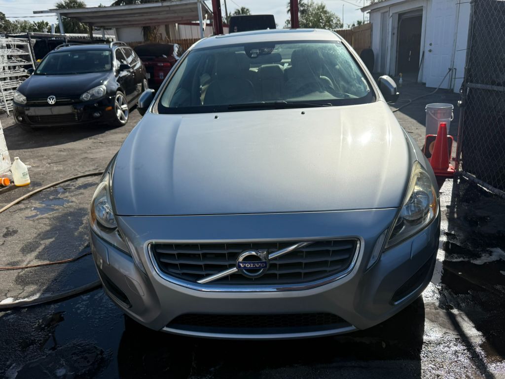 2013 Volvo S60 T5 photo
