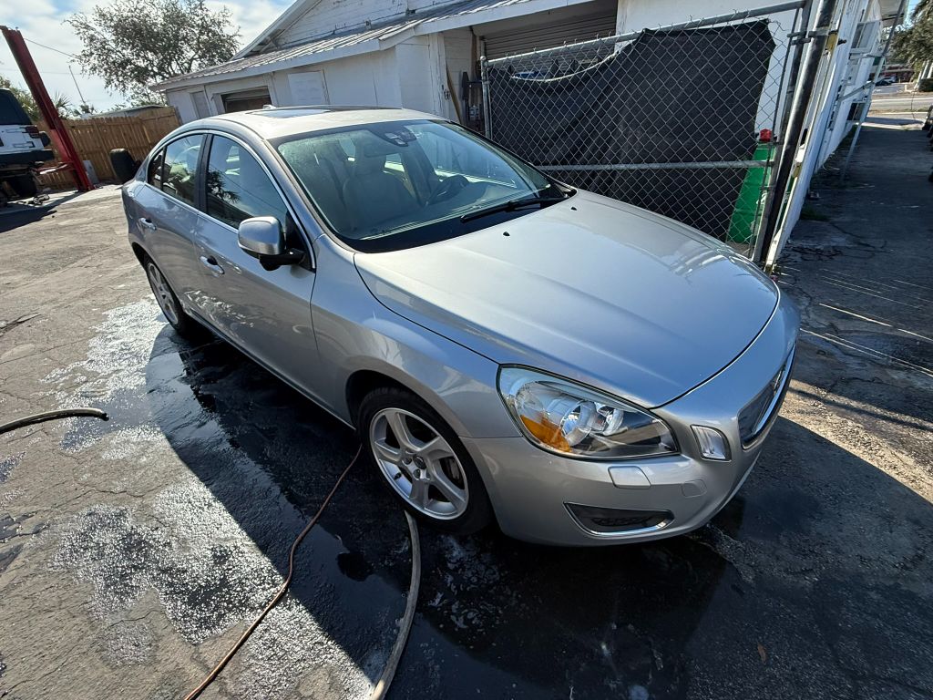 2013 Volvo S60 T5 photo