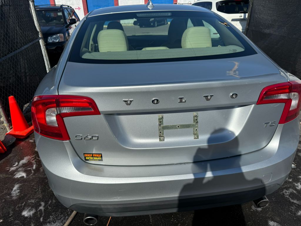 2013 Volvo S60 T5 photo
