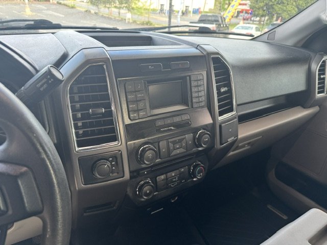 2016 Ford F150 XLT photo