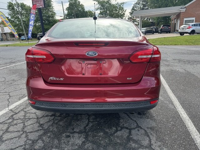 2017 Ford Focus SE photo