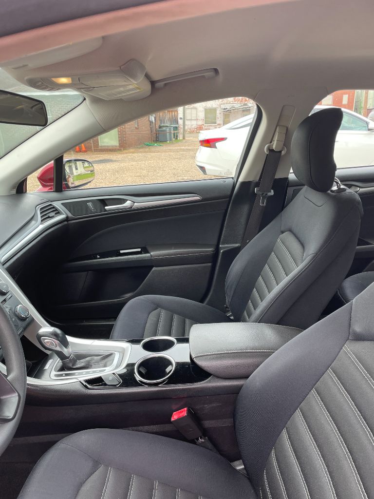 2013 Ford Fusion SE photo