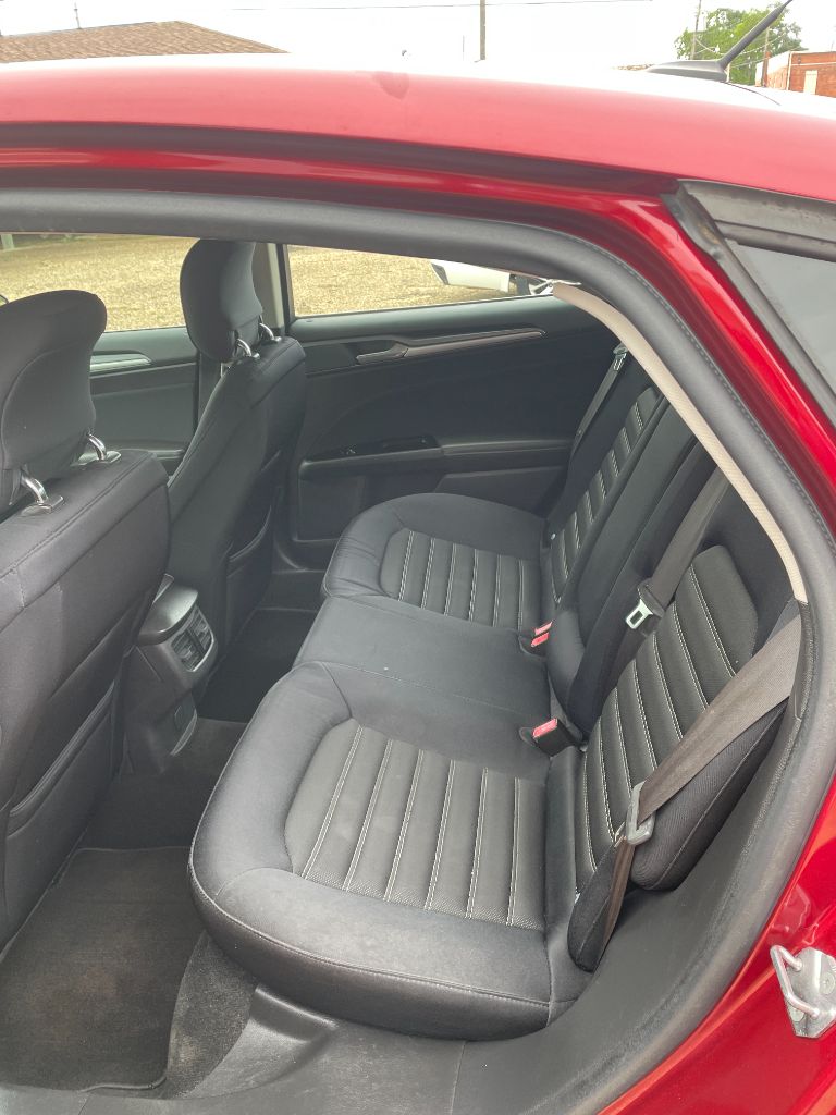2013 Ford Fusion SE photo