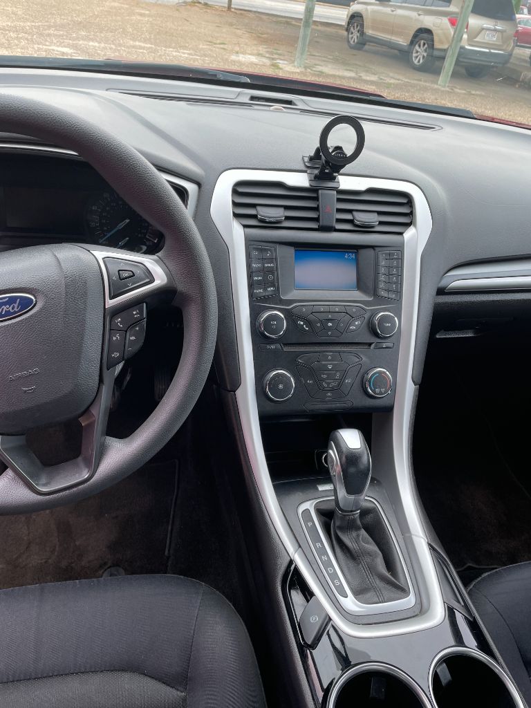 2013 Ford Fusion SE photo